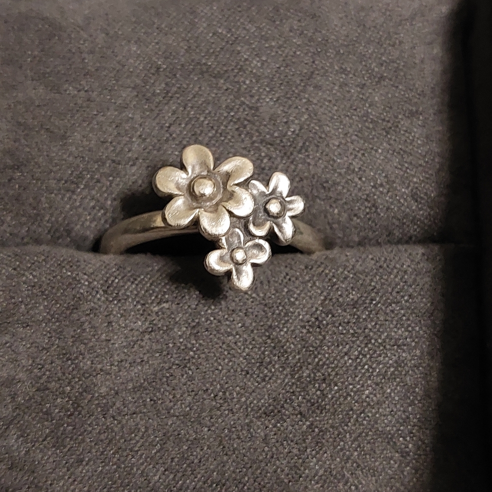James Avery 3 Flower Stackable Ring